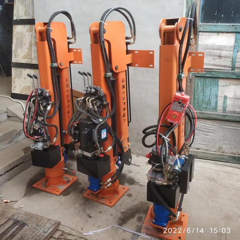 太原市重汽蓝牌随车吊 3.2吨 国六动力强 液压驱动 农用自卸起重机